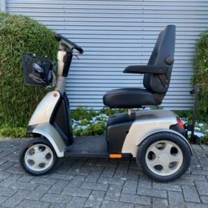 Trophy (N) (R24014)